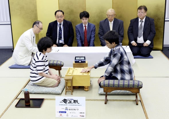 初手立ち合い